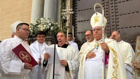 La Catedral de Badajoz abre su Puerta Santa.