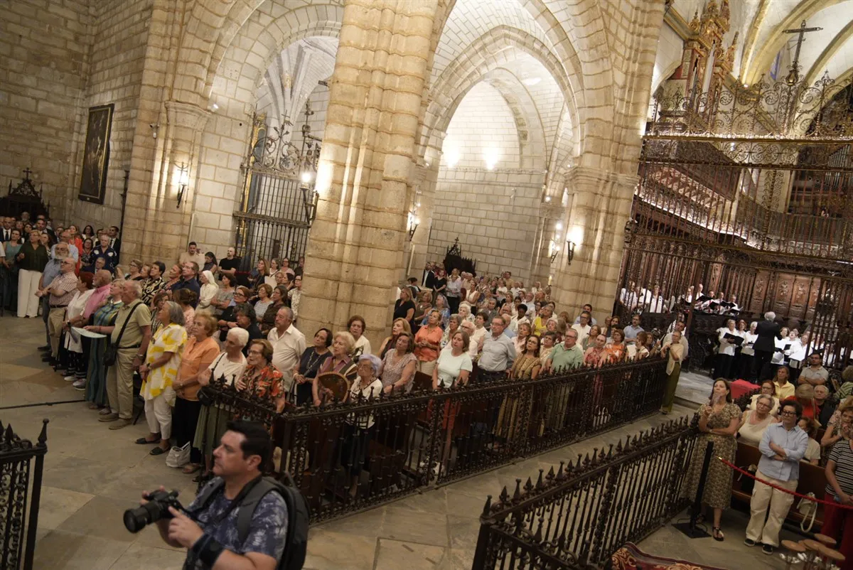 La Catedral de Badajoz abre su Puerta Santa.