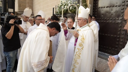La Catedral de Badajoz abre su Puerta Santa.