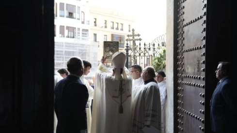 La Catedral de Badajoz abre su Puerta Santa.