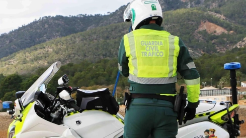 Agente de la Guardia Civil de Tráfico. / LP Agente de la Guardia Civil de Tráfico. / LP