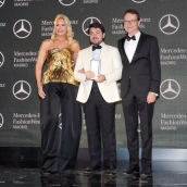 La firma extremeña Redondo Brand se ha llevado el Premio Mercedes-Benz a la Mejor Colección por La Doña. / LP La firma extremeña Redondo Brand se ha llevado el Premio Mercedes-Benz a la Mejor Colección por La Doña. / LP