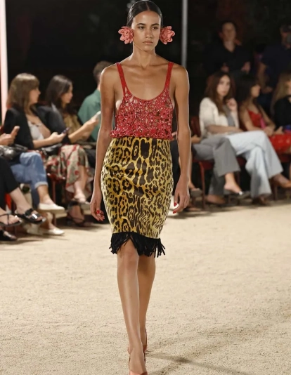 Desfile de Redondo Brand.