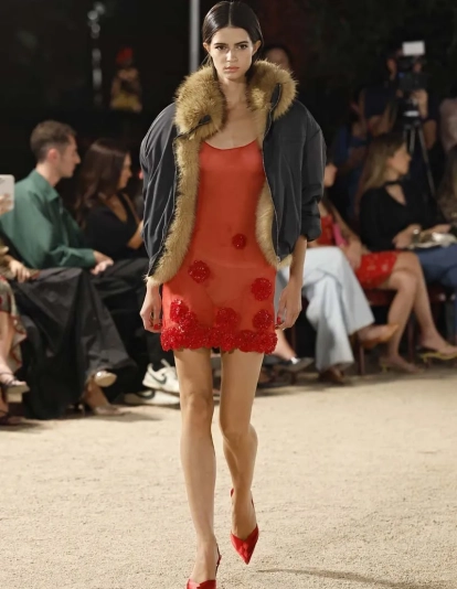 Desfile de Redondo Brand.