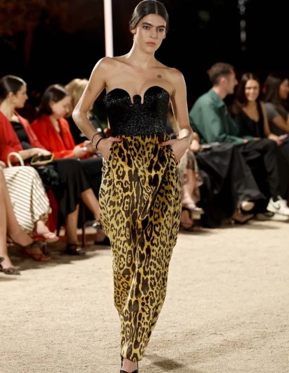 Desfile de Redondo Brand.