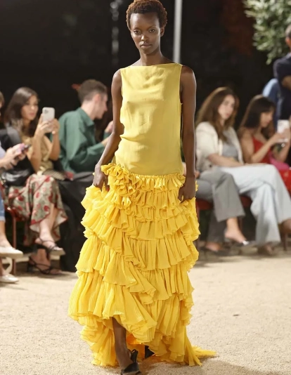 Desfile de Redondo Brand.