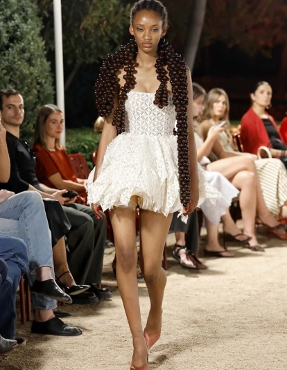 Desfile de Redondo Brand.