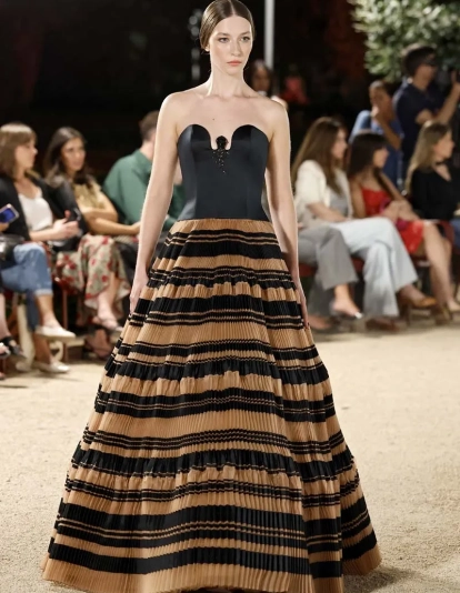 Desfile de Redondo Brand.