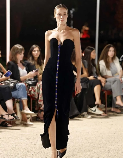 Desfile de Redondo Brand.