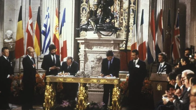 1986. 1986.