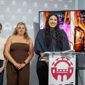 Laura Iglesias, Chari Gallego y Rosa María Becerra en al presentación de la Shopping Night de Mérida. / LP Laura Iglesias, Chari Gallego y Rosa María Becerra en al presentación de la Shopping Night de Mérida. / LP