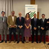 Ponentes y participantes en la presentación este martes en Mérida de 'El mapa de la distribución de alimentos en Extremadura'. / LP