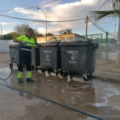 El dispositivo incluye más de 40 operarios para limpieza viaria, 300 contenedores y un servicio permanente en el recinto ferial entre el 1 y el 6 de octubre. / LP El dispositivo incluye más de 40 operarios para limpieza viaria, 300 contenedores y un servicio permanente en el recinto ferial entre el 1 y el 6 de octubre. / LP