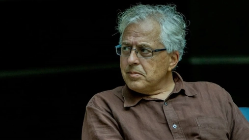 El poeta Antonio Orihuela ha ganado el XXI Premio de Poesía José de Espronceda ‘Ciudad de Almendralejo’ . / LP El poeta Antonio Orihuela ha ganado el XXI Premio de Poesía José de Espronceda ‘Ciudad de Almendralejo’ . / LP