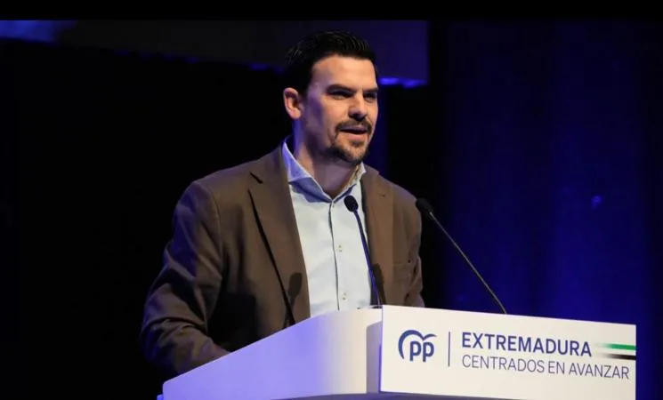 Santi Amaro cierra su etapa como director general de Deportes de la Junta de Extremadura. / LP