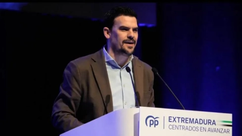 Santi Amaro cierra su etapa como director general de Deportes de la Junta de Extremadura. / LP Santi Amaro cierra su etapa como director general de Deportes de la Junta de Extremadura. / LP