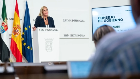 La portavoz de la Junta de Extremadura, Elena Manzano. / LP 