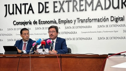 El consejero de Economía, Empleo y Transformación Digital, Guillermo Santamaría y el director general de AVANTE, Miguel Ángel Mendiano. / LP El consejero de Economía, Empleo y Transformación Digital, Guillermo Santamaría y el director general de AVANTE, Miguel Ángel Mendiano. / LP
