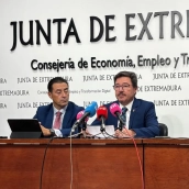 El consejero de Economía, Empleo y Transformación Digital, Guillermo Santamaría y el director general de AVANTE, Miguel Ángel Mendiano. / LP El consejero de Economía, Empleo y Transformación Digital, Guillermo Santamaría y el director general de AVANTE, Miguel Ángel Mendiano. / LP