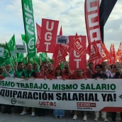 UGT, CSIF y CCOO han vuelto a concentrarse para exigir a la consejera de Hacienda y Administración Pública, Elena Manzano, una fecha para reunirse. / LP 