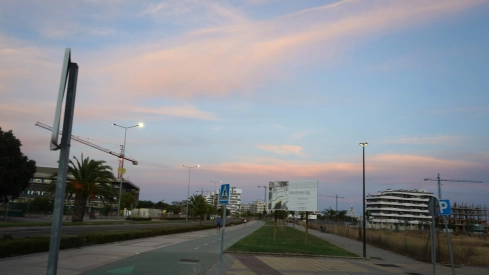 Avenida de Elvas, crecimiento urbano de Badajoz hacia la frontera de Portugal. / Daniel Gómez Avenida de Elvas, crecimiento urbano de Badajoz hacia la frontera de Portugal. / Daniel Gómez