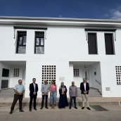 La Junta de Extremadura ha entregado este viernes dos viviendas de promoción pública de nueva construcción en Albalá. / LP 