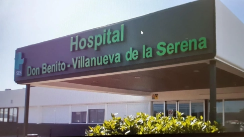 Los dos afectados fueron trasladados al Hospital de Don Benito-Villanueva de la Serena con politraumatismos. / LP 