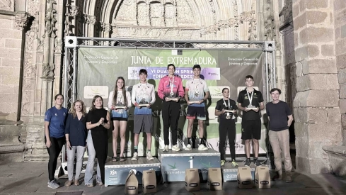 Daniel Castro y Sonia Bejarano se proclamaron campeones de Extremadura de duatlón sprint en el VI Duatlón Diego Paredes. / LP 