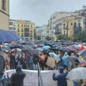 Manifestación en la Plaza de España este domingo ante el Palacio Municipal. / CEDIDA Manifestación en la Plaza de España este domingo ante el Palacio Municipal. / CEDIDA