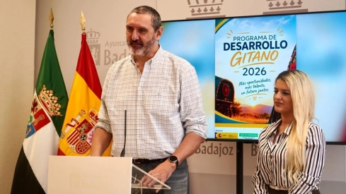 la representante de la Asociación Romis Calis Camelan Naquerar, Dámaris Salazar la representante de la Asociación Romis Calis Camelan Naquerar, Dámaris Salazar