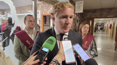 El alcalde de Badajoz, Ignacio Gragera, del Partido Popular, consideró que el adelanto de las elecciones responde al “fracaso” de las políticas del Gobierno central. / LP El alcalde de Badajoz, Ignacio Gragera, del Partido Popular, consideró que el adelanto de las elecciones responde al “fracaso” de las políticas del Gobierno central. / LP