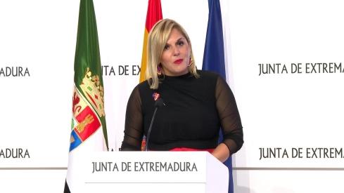 La portavoz de la Junta, Elena Manzano, tras la reunión del Consejo de Gobierno, este martes. / LP La portavoz de la Junta, Elena Manzano, tras la reunión del Consejo de Gobierno, este martes. / LP