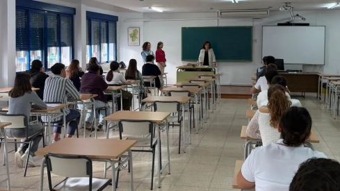 Rara es la semana que no se activa un llamamiento urgente por plazas a cubrir en los institutos de Secundaria o FP de Extreadura. / LP Rara es la semana que no se activa un llamamiento urgente por plazas a cubrir en los institutos de Secundaria o FP de Extreadura. / LP
