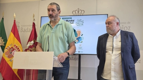El concejal del IMSS, Juancho Pérez y el jefe de sección del programa de atención a mayores y familias, José María Morales. / LP El concejal del IMSS, Juancho Pérez y el jefe de sección del programa de atención a mayores y familias, José María Morales. / LP
