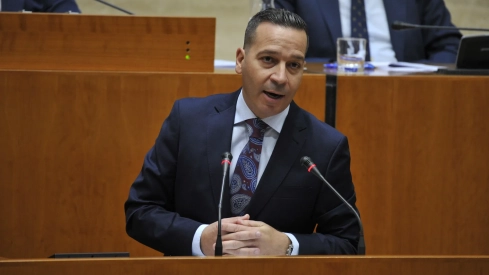 El vicepresidente y consejero de Desregulación, Servicios Sociales y Familias de la Junta de Extremadura, Óscar Fernández Calle (Vox). / LP El vicepresidente y consejero de Desregulación, Servicios Sociales y Familias de la Junta de Extremadura, Óscar Fernández Calle (Vox). / LP
