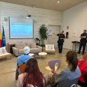 La Casa de la Mujer y del Menor de Badajoz ha acogido una jornada informativa sobre el uso de la aplicación móvil AlertCops. / LP La Casa de la Mujer y del Menor de Badajoz ha acogido una jornada informativa sobre el uso de la aplicación móvil AlertCops. / LP