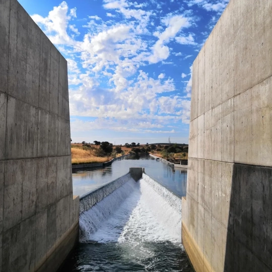 El Canal de Orellana es uno de los ejemplos más recientes. Las obras de modernización han supuesto una inversión de 25,6 millones de euros. / CEDIDA El Canal de Orellana es uno de los ejemplos más recientes. Las obras de modernización han supuesto una inversión de 25,6 millones de euros. / CEDIDA
