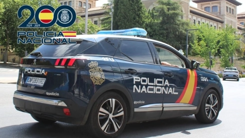 La Policía Nacional detuvo a un hombre de 60 años que este pasado lunes se atrincheró con un arma de fuego en una vivienda de Almendralejo. / LP La Policía Nacional detuvo a un hombre de 60 años que este pasado lunes se atrincheró con un arma de fuego en una vivienda de Almendralejo. / LP