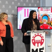 La delegada de Comercio y Emprendimiento, Laura Iglesias, y de la presidenta de la Asociación de Comerciantes Emerita Augusta, Chari Gallego. / LP La delegada de Comercio y Emprendimiento, Laura Iglesias, y de la presidenta de la Asociación de Comerciantes Emerita Augusta, Chari Gallego. / LP