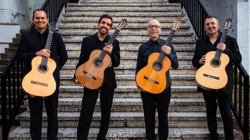 Cáceres Guitar Quartet está integrado por Carlos Almoril, Ignacio Garrido, Juan José Rodríguez y Jacinto Sánchez. / LP Cáceres Guitar Quartet está integrado por Carlos Almoril, Ignacio Garrido, Juan José Rodríguez y Jacinto Sánchez. / LP