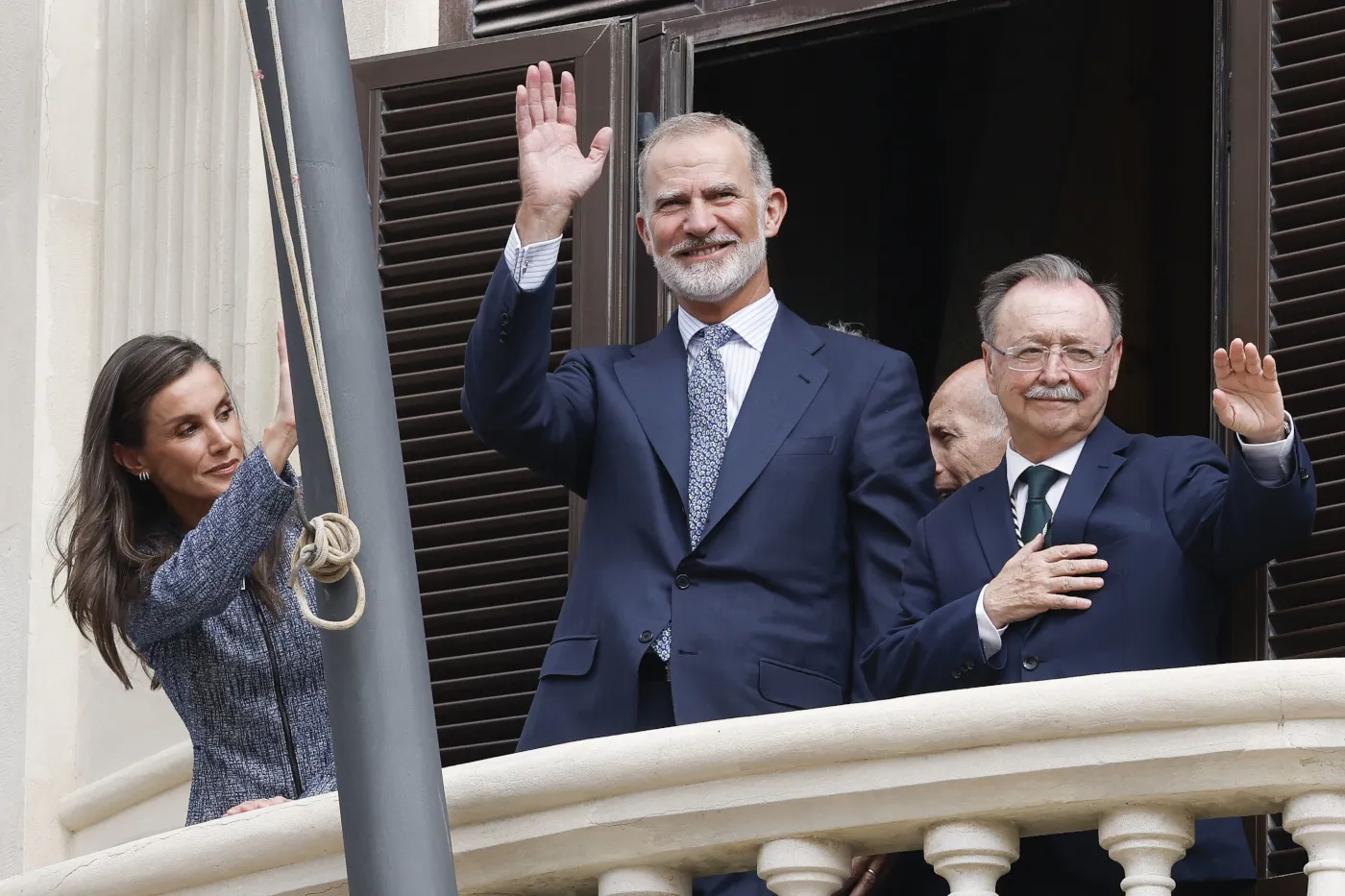 Los reyes Felipe VI y Letizia, este martes en Ceuta. / LP Los reyes Felipe VI y Letizia, este martes en Ceuta. / LP
