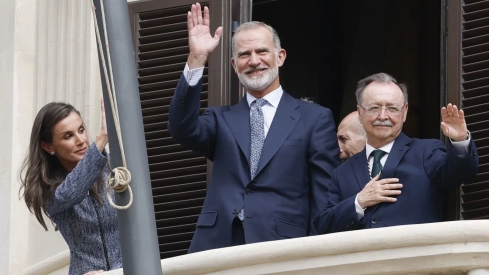 Los reyes Felipe VI y Letizia, este martes en Ceuta. / LP Los reyes Felipe VI y Letizia, este martes en Ceuta. / LP