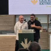 Los cocineros Toño Pérez y Dani García participaron en la inauguración de la III Feria Agroalimentaria Espiga. / LP