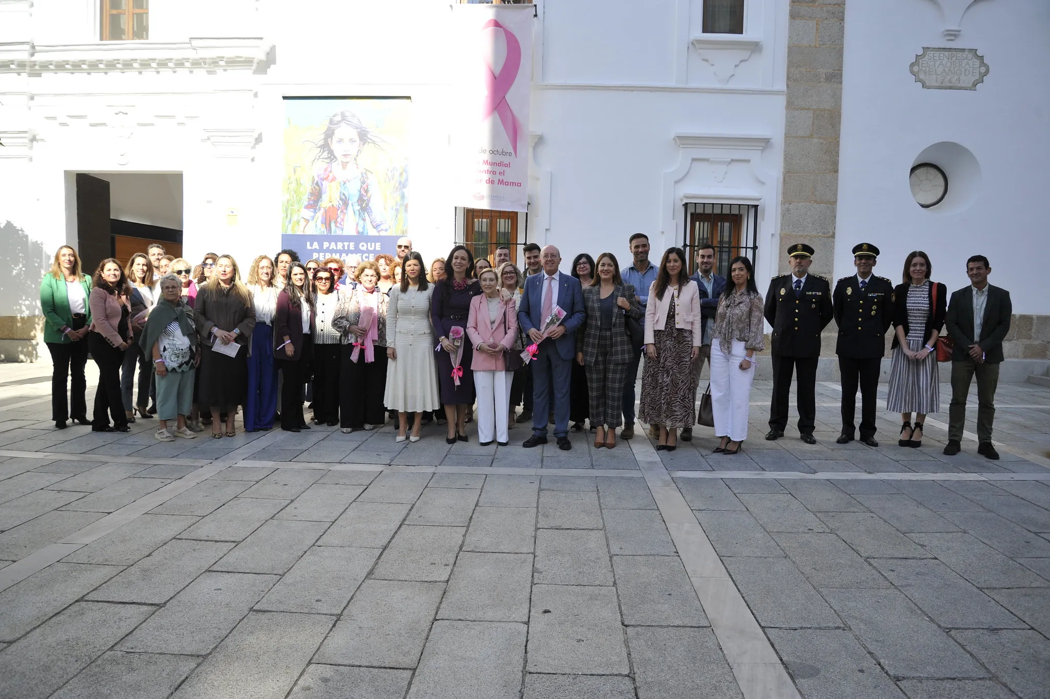 Acto institucional celebrado este lunes en la Asamblea de Extremadura con motivo del Día Mundial de Lucha contra el Cáncer de Mama. / LP Acto institucional celebrado este lunes en la Asamblea de Extremadura con motivo del Día Mundial de Lucha contra el Cáncer de Mama. / LP