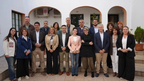 El equipo de gobierno de la Diputación de Badajoz se ha reunido este miércoles en Monesterio para perfilar el presupuesto de 2027. / LP