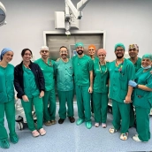 La Unidad Cáceres pasa a ser la primera de la región en aplicar cirugía robótica de forma específica a patologías de pared abdominal. / LP 