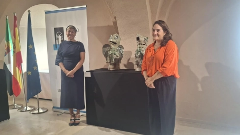 La directora general de Patrimonio Cultural y Documental, Adela Rueda, y la directora del Museo de Cáceres, Raquel Preciado. / EP La directora general de Patrimonio Cultural y Documental, Adela Rueda, y la directora del Museo de Cáceres, Raquel Preciado. / EP