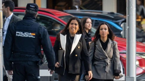 La jueza que investigó al hermano de Pedro Sánchez, Beatriz Biedma, a su llegada a la Audiencia Nacional. / EP La jueza que investigó al hermano de Pedro Sánchez, Beatriz Biedma, a su llegada a la Audiencia Nacional. / EP