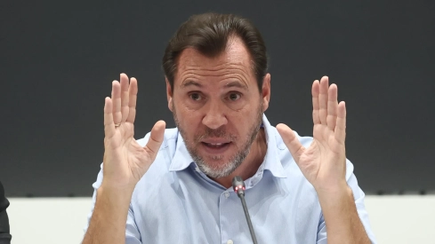 El ministro de transportes, Óscar Puente, en rueda de prensa. / EP El ministro de transportes, Óscar Puente, en rueda de prensa. / EP