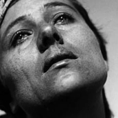 La película, muda y en blanco y negro, destaca por el uso intensivo de primeros planos. / LP La película, muda y en blanco y negro, destaca por el uso intensivo de primeros planos. / LP